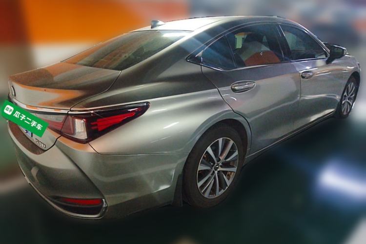 Used Lexus ES 2018 200 Excellence Edition China V Standard Rear Right 45 Deg