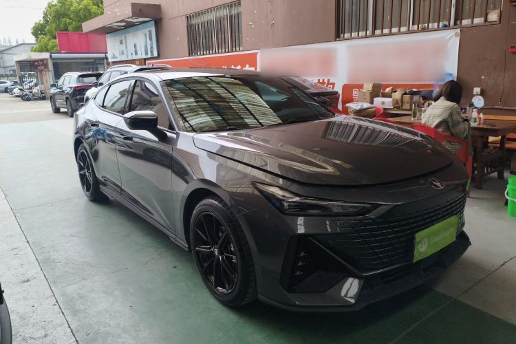 Used CHANGAN UNI-V 2022 1.5T Prestige Version
