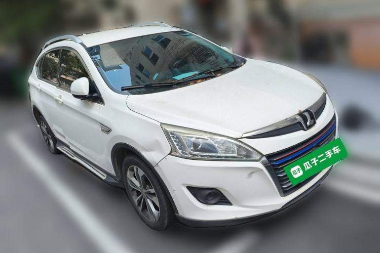 Used Luxgen U6 SUV 2015 1.8T New Innovation Upgrade Front Right 45 Deg
