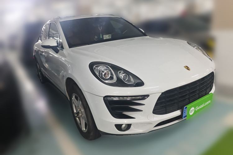 Used Porsche Macan 2017 Macan 2.0T Front Right 45 Deg
