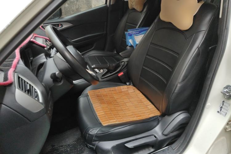 Used Mazda 3 Axela 2017 Sedan 1.5L Manual Comfort Model Emission Standard China V
