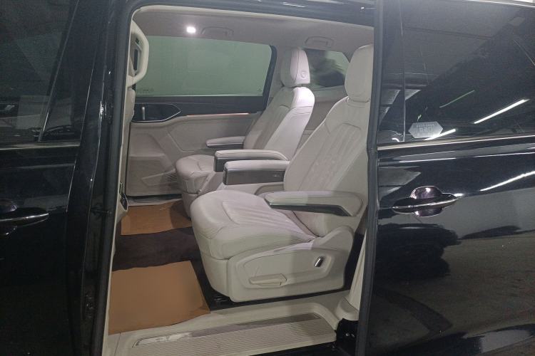 Used Volkswagen Viloran 2023 380TSI Luxury Edition Left Rear Seat