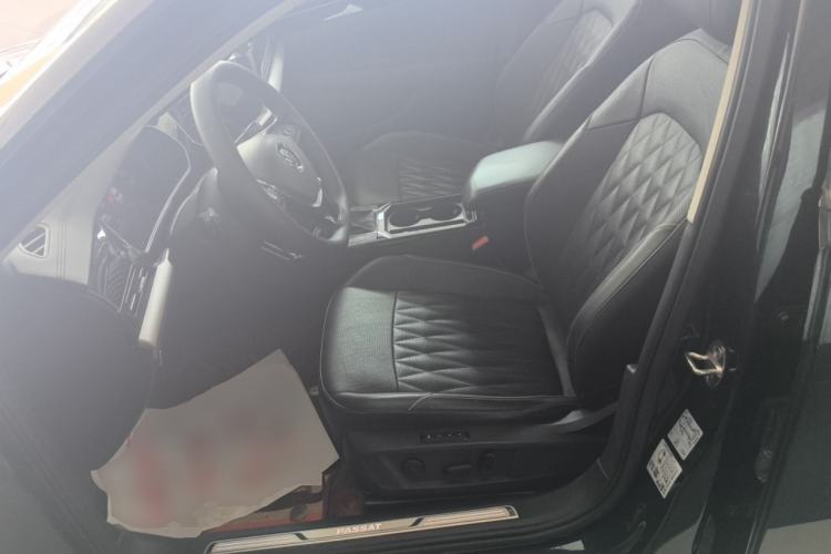 Used Volkswagen Passat 2020 Revised Version 330TSI Luxury Edition China VI Standard
