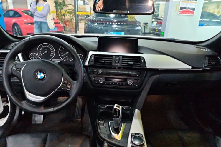 Used BMW 4 Series 2016 420i Convertible Fashion Model
