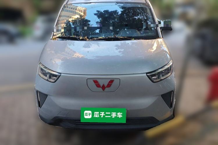 Used Wuling Yangguang 2024 300km Comfort-Grade Passenger Van 60kW