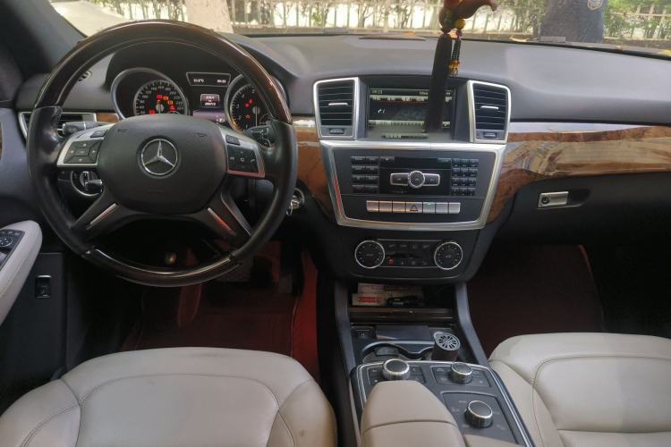 Used Mercedes-Benz M-Class 2015 ML 400 4MATIC Luxury Model
