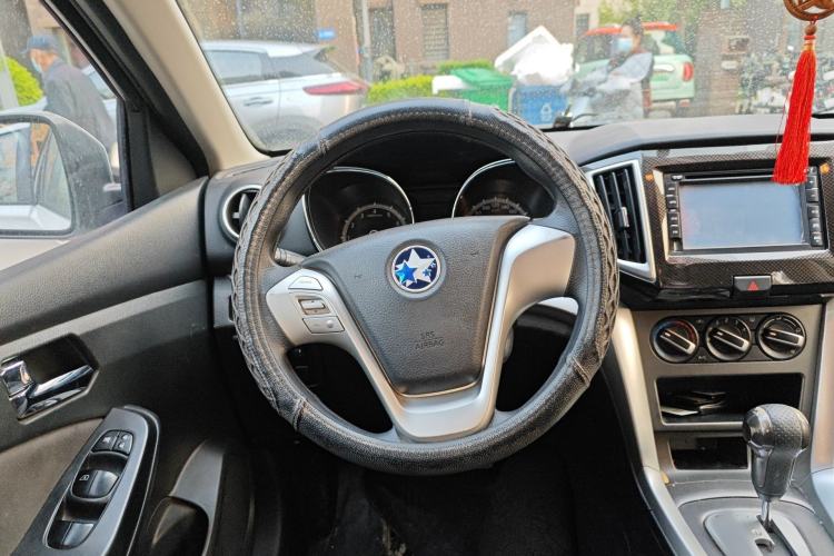 Used Venucia T70 2015 2.0L CVT Smart Choice Edition Steering Wheel