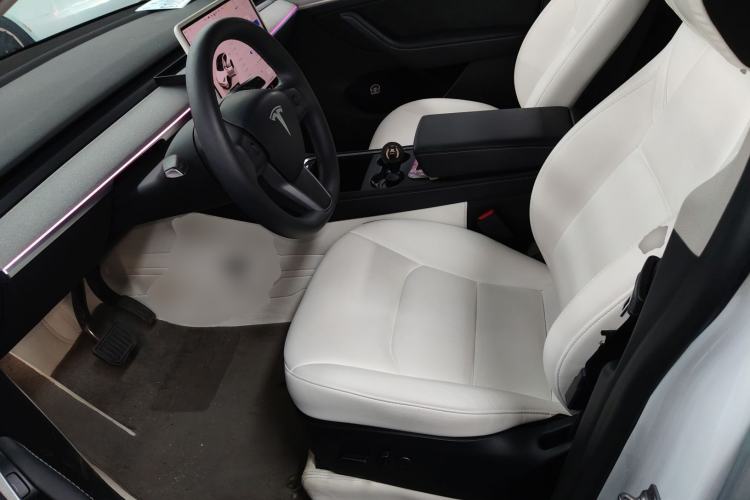 Used Tesla Model Y 2023 Long-Range All-Wheel-Drive Version
