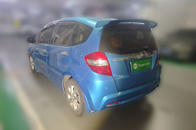 Used Honda Fit 2011 1.5L manual luxury version
