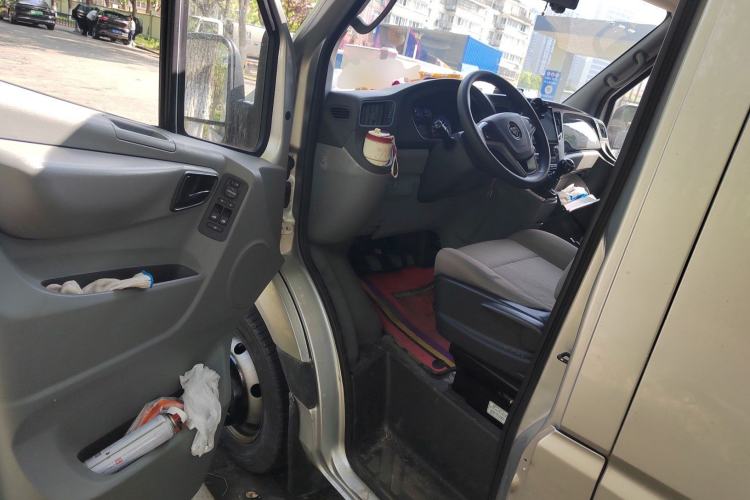 Used Foton Toano 2020 2.0T Multi-Function Extended Wheelbase Mid-Roof 5/6/7-Seater with Rear Dual Tires China VI Emission Standard F20TC3 Driver Seat