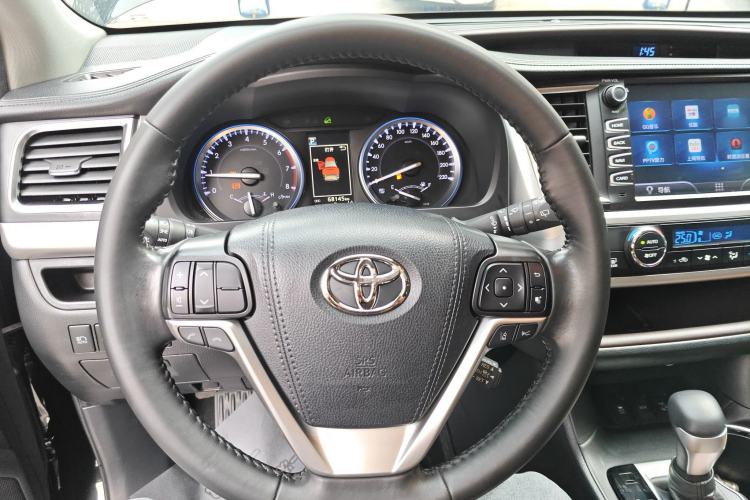 Used Toyota Highlander 2018 2.0T Four-Wheel Drive Knight Edition 7 Seats China VI Standard Steering Wheel