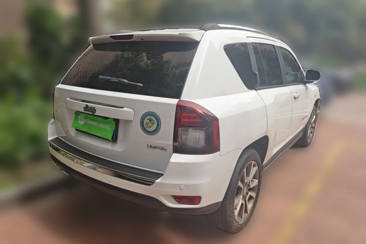 Used Jeep Compass 2013 2.0L two-wheel drive luxury version Rear Right 45 Deg