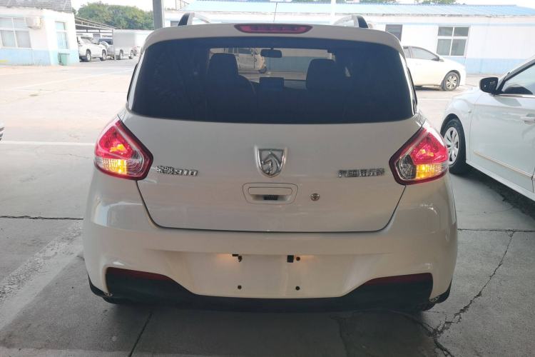 Used Baojun 310 2016 1.2L manual Comfort trim level
