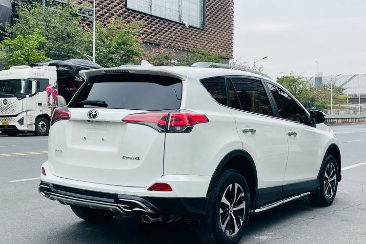 Used Toyota RAV4 2016 2.0L CVT Two-Wheel Drive Fashion Edition China V Standard Exterior 7