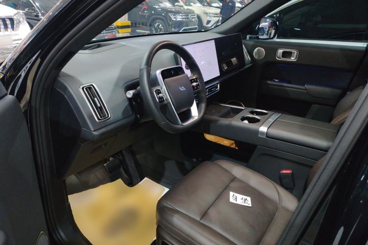 Used Li Auto L8 2023 Pro Model
