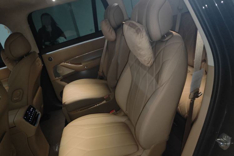 Used Hima AITO M8 2025 Extended-Range Max+ Version 53.4 kWh 6-Seater Edition Left Rear Seat