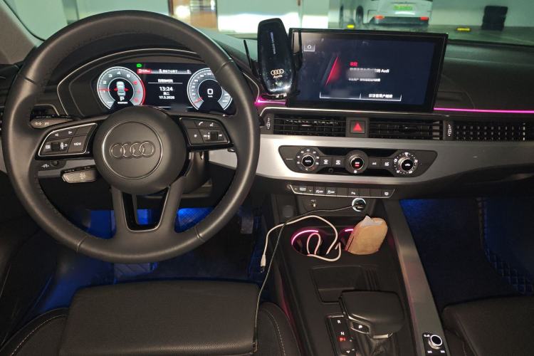 Used Audi A4L 2022 40 TFSI Fashion Dynamic Model Center Console