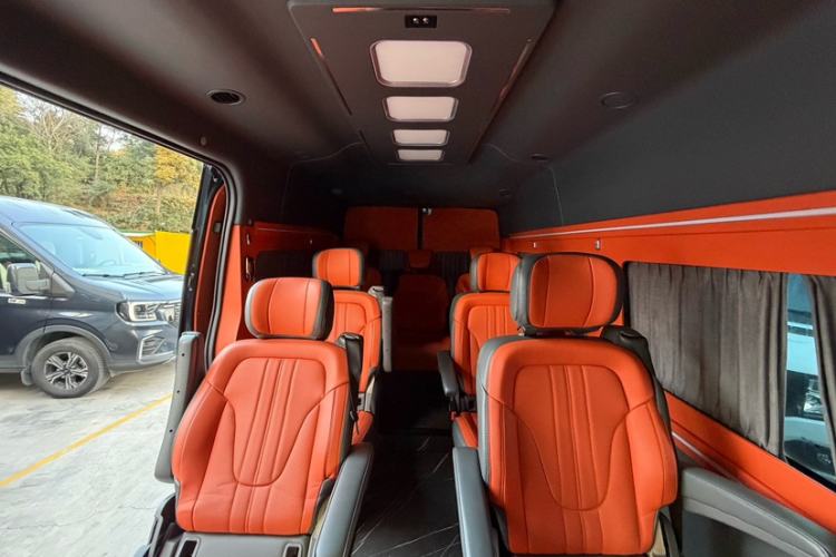 Used JMC Fushun 2023 2.0T Manual Mid-Roof Mid-Height Passenger Version Business-Class 9-Seater (Non-Commercial)