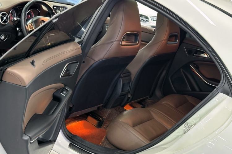 Used Mercedes-Benz CLA 2014 CLA 260 4MATIC Interior 2