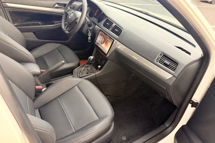 Used Volkswagen Lavida 2017 1.6L Automatic Fashion Edition Right Front Seat