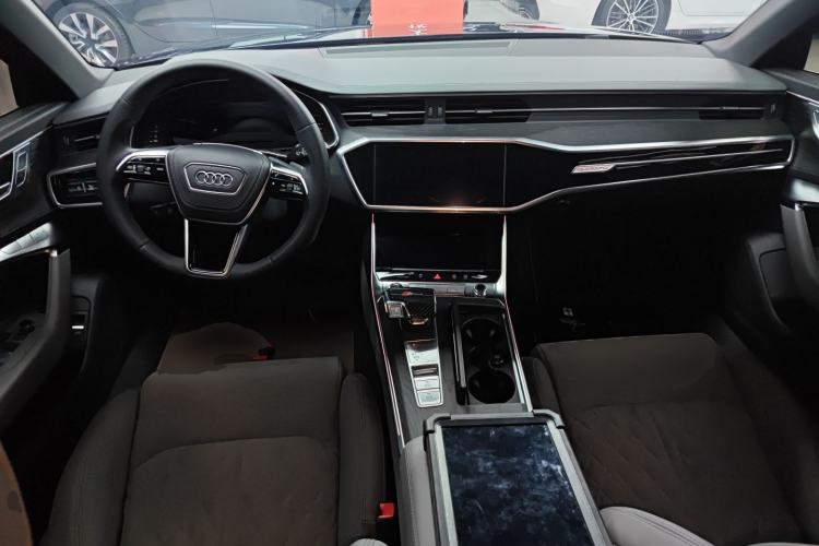 Used Audi A6L 2023 Revised Edition 45 TFSI quattro Prestige Dynamic Version Center Console