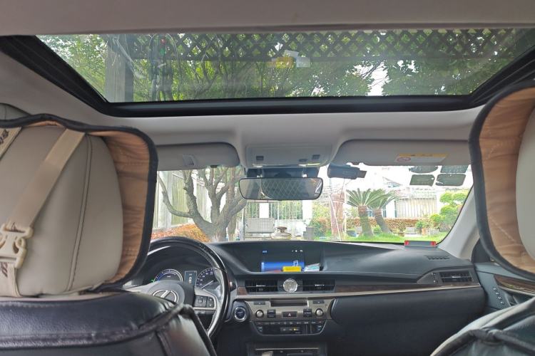 Used Lexus ES 2015 300h Luxury Edition Headliner