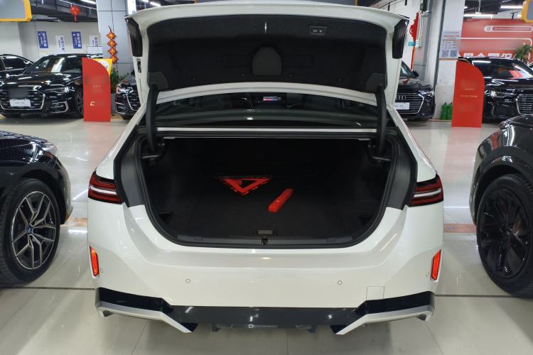 Used BMW i5 2025 eDrive 40L M Sport Package
