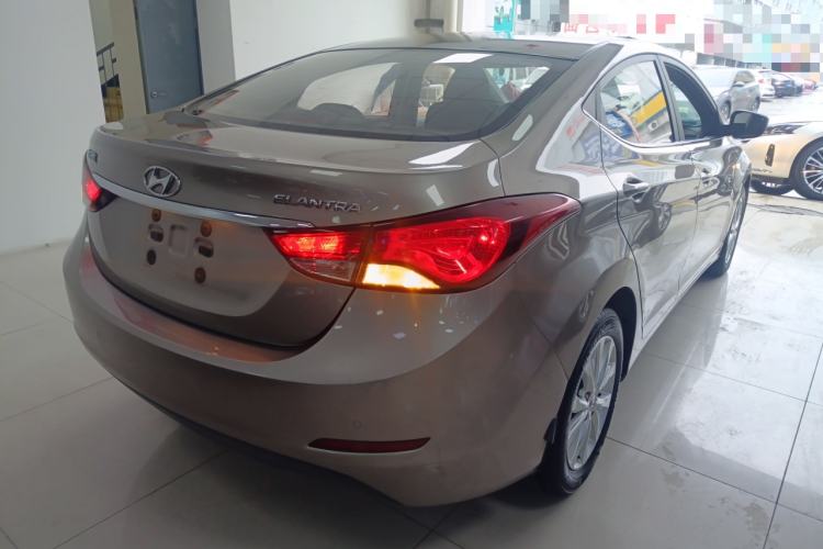 Used Hyundai Elantra (5th Generation / Langdong) 2016 1.6L Automatic Smart Version