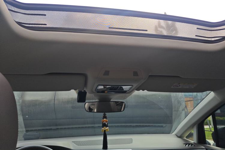 Used Volkswagen Viloran 2022 380TSI Luxury Edition Headliner