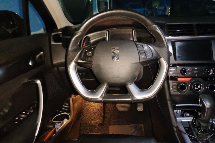 Used DS 6 2016 1.6T Luxury Edition THP160 Steering Wheel