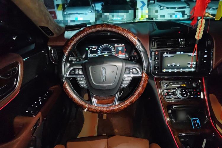 Used Lincoln Continental 2018 2.0T Two-Wheel Drive Deluxe Edition Steering Wheel