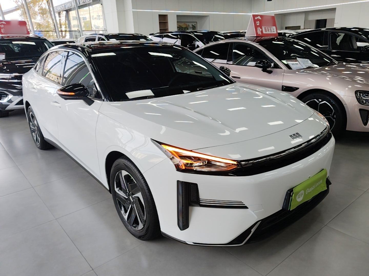 Geely Galaxy L6 2024 125km PLUS Dragon Edition — снимка 3