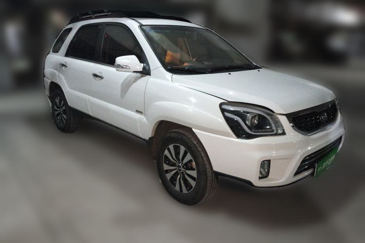 Used Kia Sportage 2013 2.0L Manual 4x4 GLS Trim Front Right 45 Deg