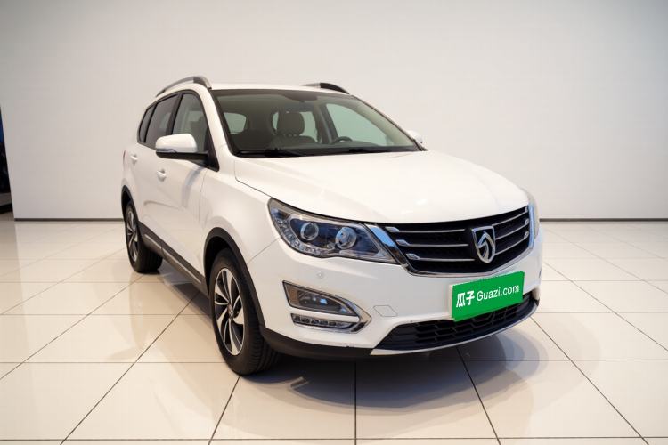 Used Baojun 560 2016 1.5T Manual Luxury Model Exterior 1