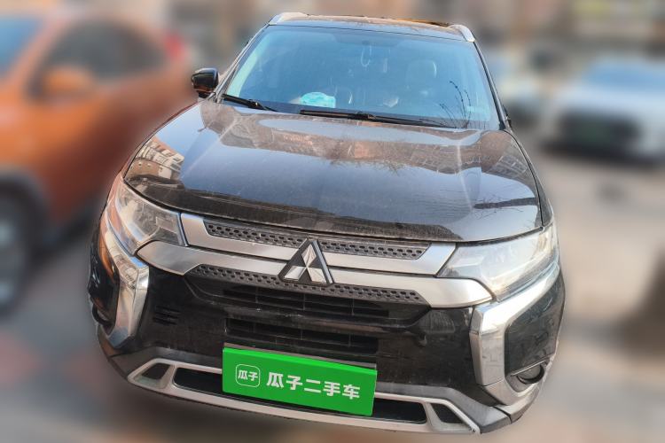 Used Mitsubishi Outlander 2019 2.0L Two-Wheel Drive Comfort Edition 7 Seats China V Emission Standard