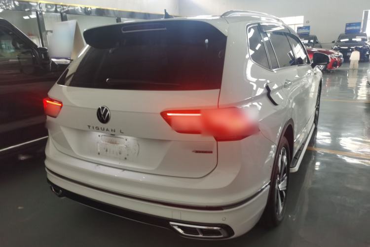 Used Volkswagen Tiguan L 2023 Facelifted 380TSI Automatic All-Wheel Drive R-Line Plus Version 7-Seater Rear Right 45 Deg