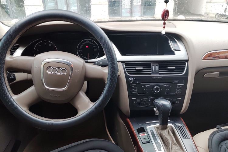 Used Audi A4L 2011 2.0 TFSI Comfort Model
