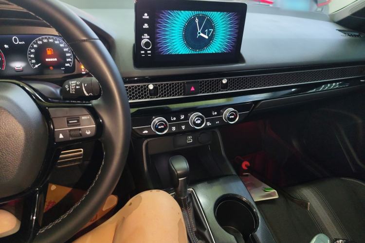 Used Honda Civic 2022 240TURBO CVT Dynamic Edition Center Console