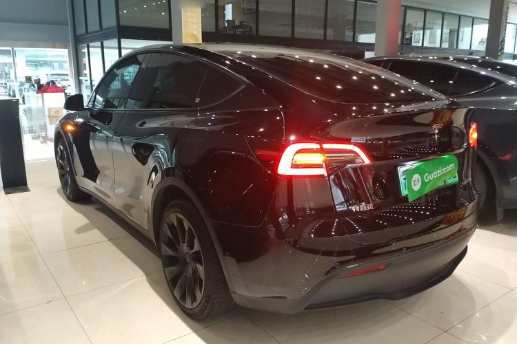 Used Tesla Model Y 2023 Long-Range All-Wheel-Drive Version