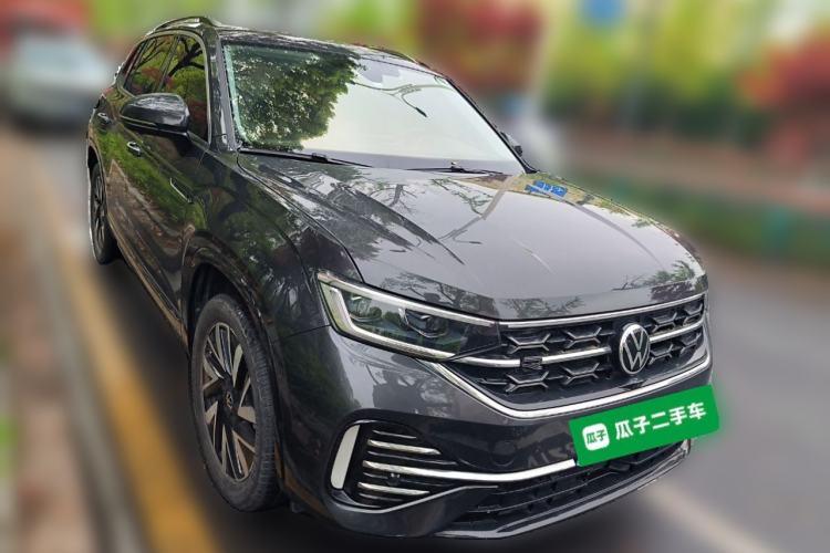 Used Volkswagen Tayron 2023 330TSI Two-Wheel-Drive R-Line High-Energy Version Front Right 45 Deg