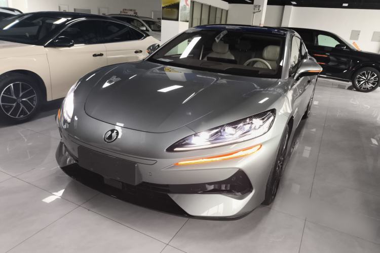 Used Denza Z9 2024 1100 km All-Wheel-Drive Ultra Version