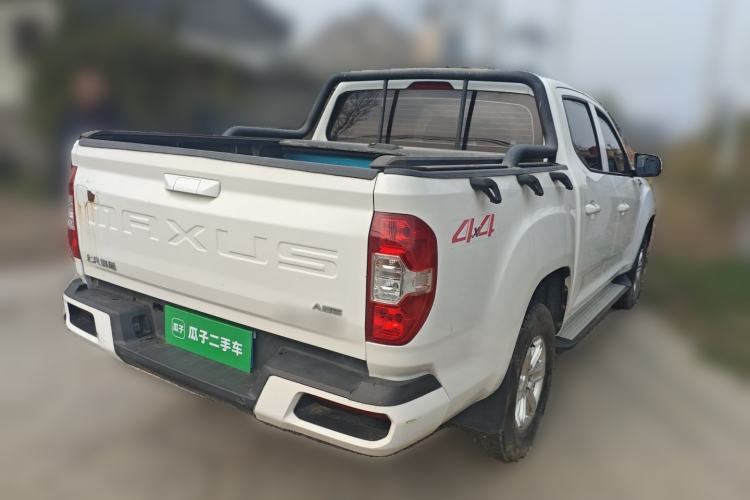 Used SAIC MAXUS T60 2017 2.4L Gasoline Manual Transmission 4x4 High Ground Clearance Comfortable Standard Cabin