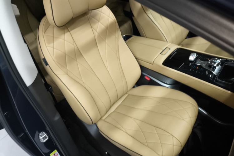 Used Denza D9 2024 DM-i 980 Four-Wheel Drive Prestige Model