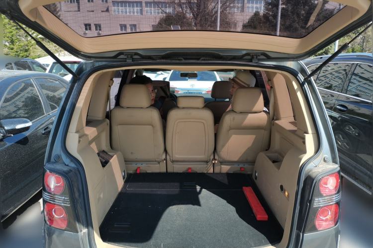 Used Volkswagen Touran 2011 1.4T Manual Zhiya Edition 5 Seats Trunk