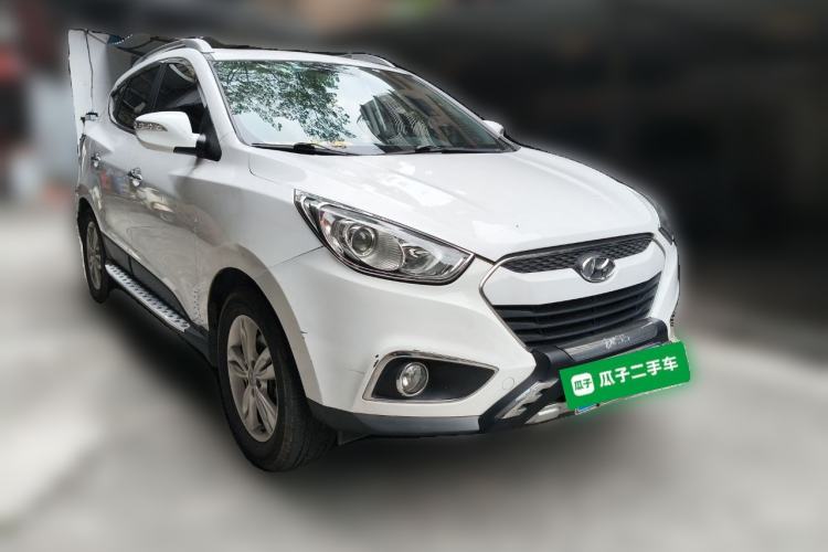 Used Hyundai ix35 2012 2.0L Automatic Two-Wheel Drive Elite Edition GLS Front Right 45 Deg