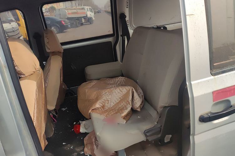 Used Wuling Rongguang V 2015 1.2L Practical Model
