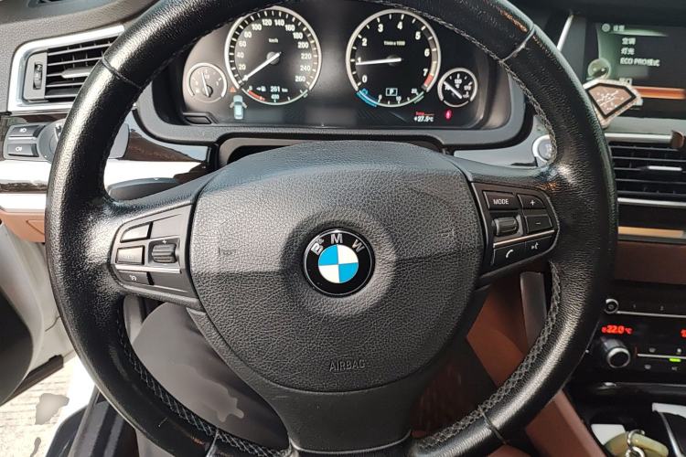Used BMW 5 Series GT 2015 528i Leading Model Steering Wheel