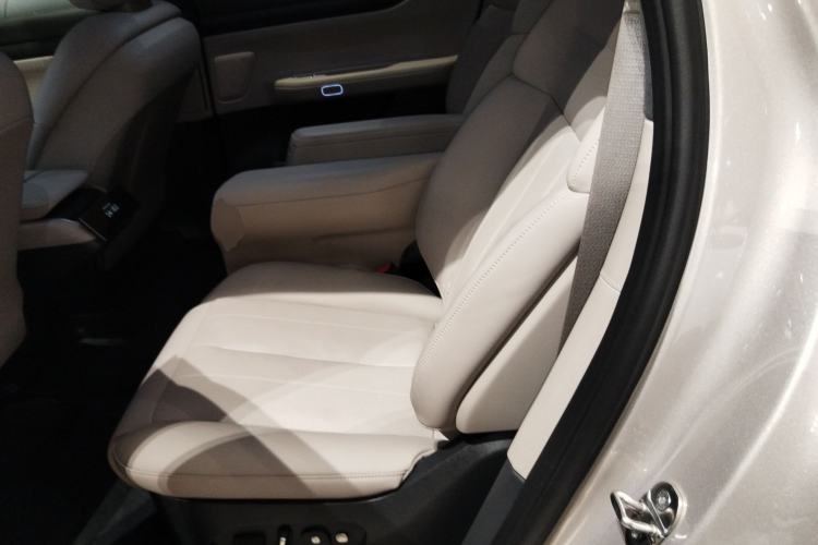 Used Nio ES8 2023 75 kWh Left Rear Seat