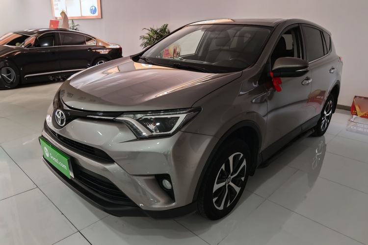 Used Toyota RAV4 2019 2.0L CVT Two-Wheel Drive Comfort Edition China VI Standard