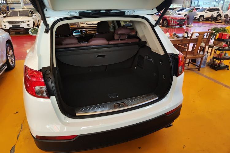 Used Buick Envision 2017 28T Four-Wheel Drive Elite Model Trunk